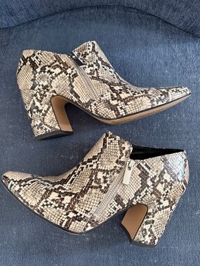 Michael Shannon Snake-Print Pointed Toe Block Heel Ankle Boots Cream/Brown/Gray